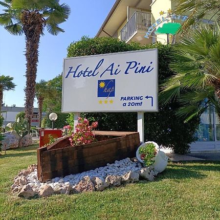Hotel Ai Pini Градо Екстериор снимка