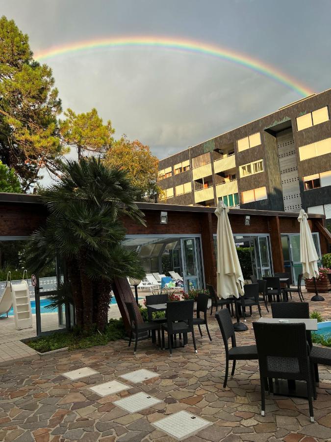 Hotel Ai Pini Градо Екстериор снимка