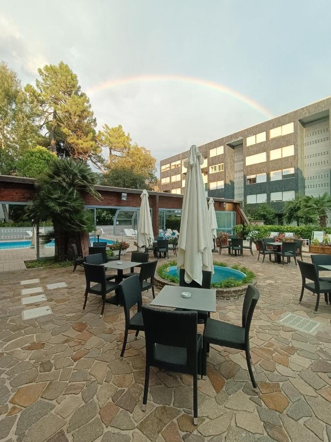 Hotel Ai Pini Градо Екстериор снимка