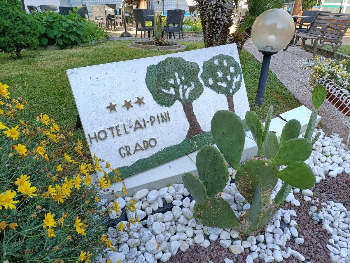 Hotel Ai Pini Градо Екстериор снимка