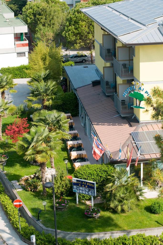 Hotel Ai Pini Градо Екстериор снимка