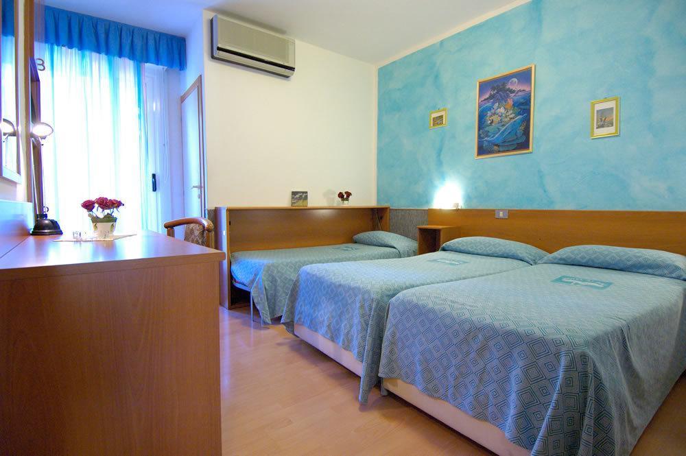 Hotel Ai Pini Градо Екстериор снимка